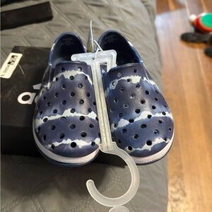 Cat & Jack Navy and White Water Shoes